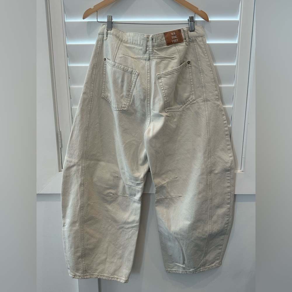 We The Free Mid-Rise Barrel Jeans Size 29 Regular Color Milk Off White - Picture 6 of 6